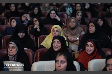 تجلیل از معلمان دانش‌آموزان با نیازهای ویژه شهر تهران 18