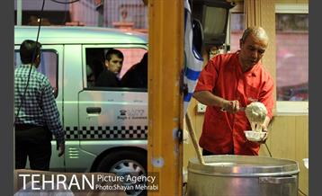 افطاری ساده در پایانه تاکسیرانی صادقیه 6