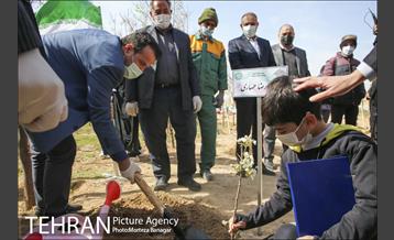 آیین بهره برداری از باغ راه شهدای مدافع سلامت 8