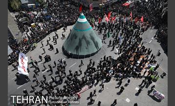 عزاداری ظهر عاشورای حسینی در چهار راه گلوبندک 19