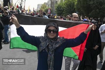 تشییع پیکر شهید اسماعیل هنیه در تهران - 3 17