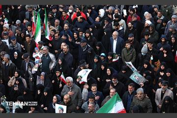 تشییع پیکر ۱۰۰ شهید مردمی و مدافع امنیت در تهران 10