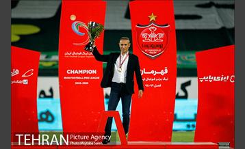 قهرمانی تیم فوتبال پرسپولیس در رقابت‌های لیگ برتر فوتبال 22