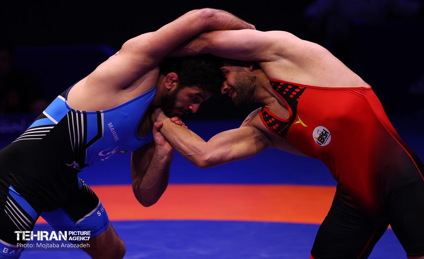 مراسم اهدای کاپ قهرمانی تیم‌های برتر کشتی آزاد توسط شهردار تهران و وزیر ورزش 12