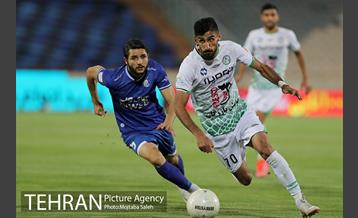 دیدار تیم های فوتبال استقلال تهران و ذوب آهن اصفهان 9
