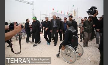 بازدید محمد علی افشانی شهردار تهران از موکب امام رضا(ع) واقع در عمود ٧٠٧ 6