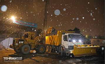 بازدید معاون خدمات شهری از سایت‌های برف‌روبی شهرداری تهران 15