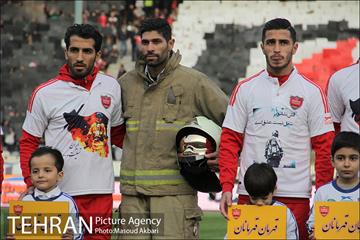 دیدار تیم های فوتبال پرسپولیس و گسترش فولاد