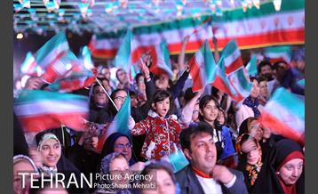 جشن بزرگ روز جمهوری اسلامی در منطقه گردشگری عباس آباد 5