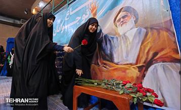 حضور شهردار تهران در حسینیه جماران تهران 19