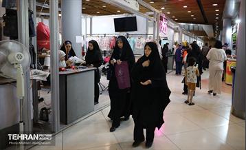 بیست و یکمین نمایشگاه زنان و تولید ملی 44