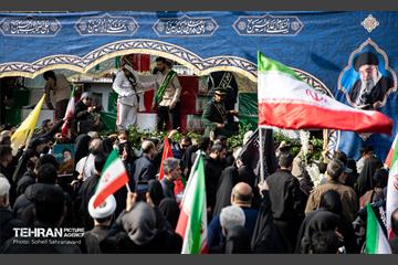 تشییع پیکر مطهر شهدای ناوشکن دنا