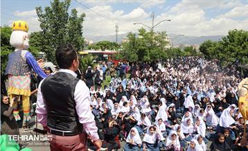 برگزاری بزرگترین اجتماع ورزشی دختران شهر تهران در منطقه۸‌ 10