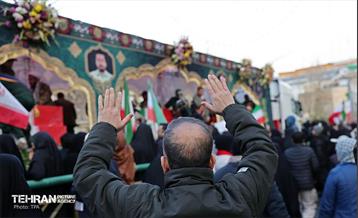 تشییع پیکر ۱۰۰ شهید مردمی و مدافع امنیت در تهران - 1 15