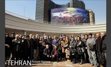 بازدید هنرمندان از بروژه بلازای ولیعصر 29