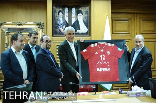 دیدار اعضای فدراسیون فوتبال با شهردار تهران 43