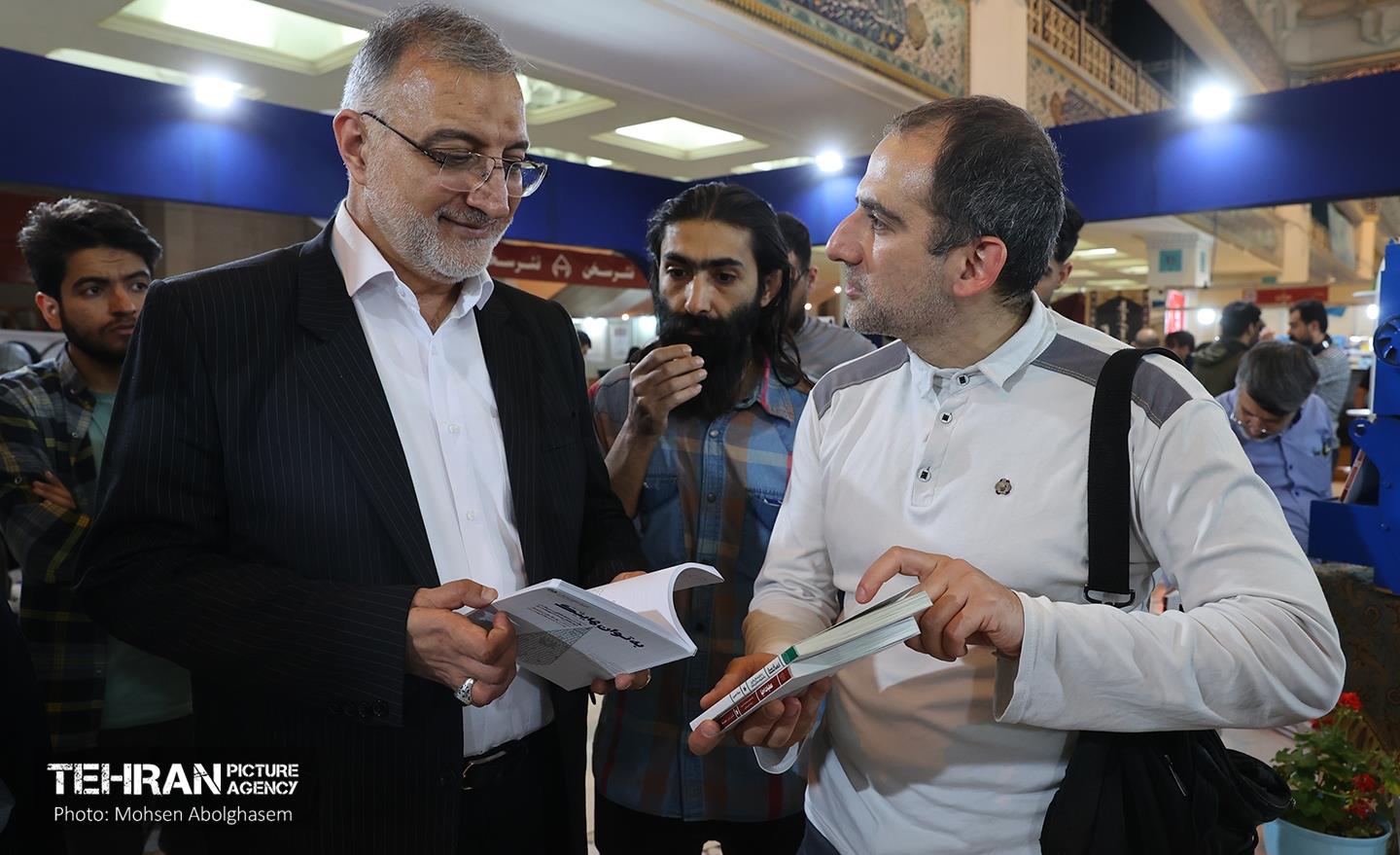 بازدید شهردار تهران از سی‌وپنجمین نمایشگاه بین‌المللی کتاب تهران 30