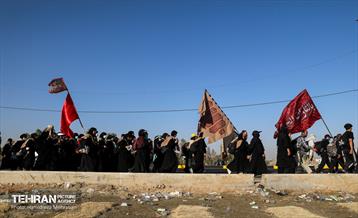 پیاده‌روی زائرین اربعین حسینی در مسیر نجف به کربلا 20