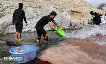 قالیشویی سنتی در چشمه علی 17