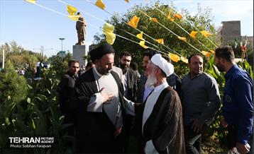 رونمایی از مجسمه «علامه امینی» 10