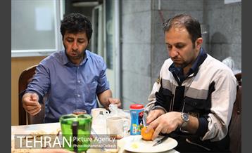 عبادت و خدمت؛ ایستگاه مترو امام خمینی(ره) 5