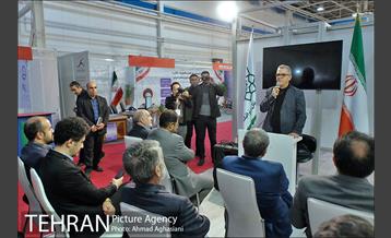 بازدید مشاور و مدیر کل دفتر شهردار تهران از هفتمین نمایشگاه ایران ساخت 12