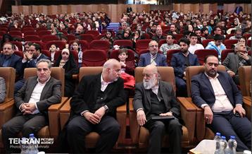 آیین تجلیل از همکاران شرکت خودرو سرویس شهر 32