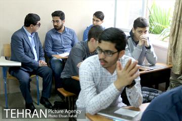 بازدید دکتر حسینی مکارم سرپرست شهرداری تهران از دبیرستان همت 12