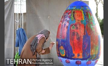 جشنواره تخم مرغ رنگی در میدان آزادی 12