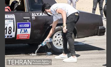 رقابت های جایزه بزرگ اتومبیلرانی  و موتور سواری رشته درگ 5