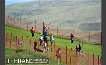 اولین روز رقابت های اسکی چمن قهرمانی جوانان جهان 8