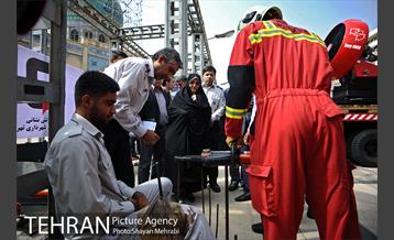 بازدید اعضای شورای اسلامی شهر از نمایشگاه آتش نشانی 33