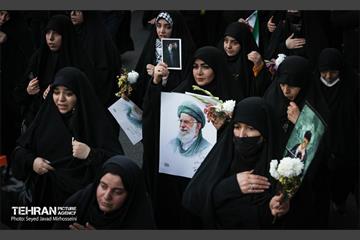 تشییع پیکر ۱۰۰ شهید مردمی و مدافع امنیت در تهران - 3 15
