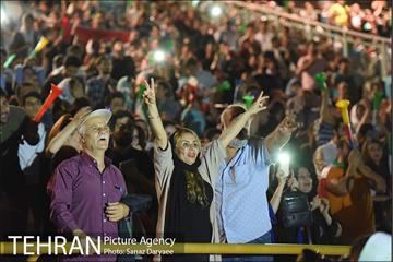 تماشای دیدار تیم‌های ملی ایران و پرتقال در استادیوم آزادی 24