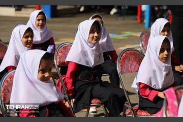 جشن شکوفه‌ها در منطقه ۱۶ 35