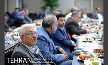 بیستمین جلسه شوراى معاونان، مشاوران و شهرداران با حضور شهردار تهران 20