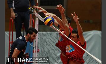 دیدار تیم های والیبال پارسه تهران و عمران ساری