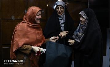جلسه هم‌اندیشی رییس نهاد پایش طرح های توسعه شهری با جمعی از بانوان 3