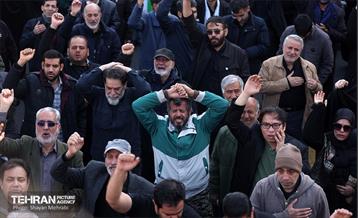 اجتماع مردم تهران در پی شهادت رهبر انقلاب - 1 12