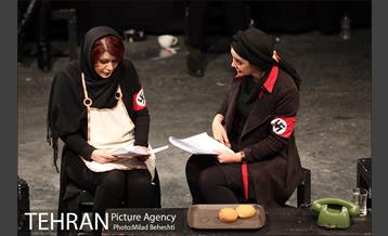 نمایشنامه خوانی ترس و نکبت رایش سوم 12