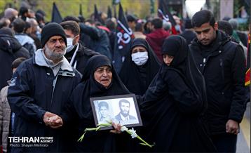 تشییع پیکر ۲۰۰ شهید گمنام دفاع مقدس در تهران 56