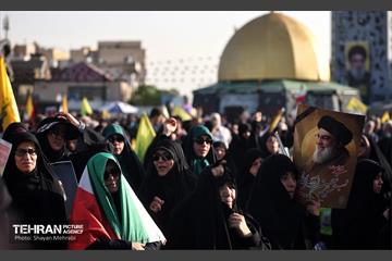 تجمع قدردانی از عملیات وعده صادق ۲ در میدان امام حسین (ع) 4