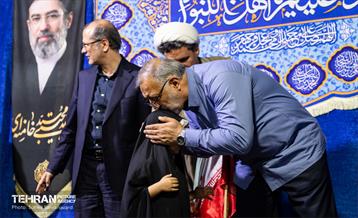 حضور شهردار تهران در تجمع شبانه میدان سما