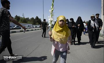 حضور مردم در مرقد امام خمینی(ره) 6