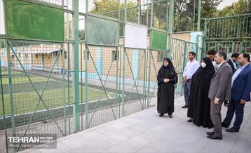 بازدید نرگس معدنی پور از منطقه 17