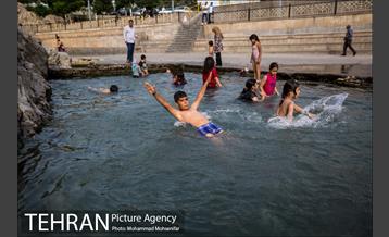 آبتنی تابستانی در چشمه علی 6