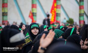 اجتماع امام حسنی ها در میدان آزادی 18