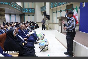 دیدار صمیمانه شهردار تهران با کارکنان شهرداری منطقه هشت