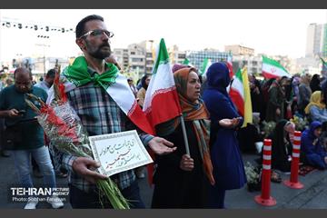 مهمانی ۱۰ کیلومتری عید غدیر در تهران - 3 46