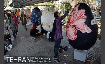 جشنواره تخم مرغ رنگی در بلوار کشاورز 13